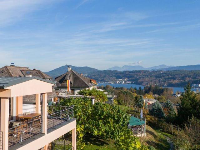 Seeblick Penthouse mit Indoorpool