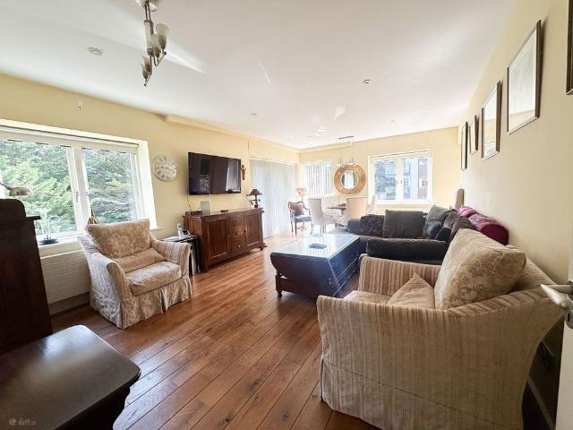 Sefton Hall, Kelston, Foxrock, Dublin 18