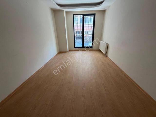 Sefaköy Merkez De Kiralık Yeni Bina