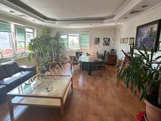 Sefaköy E5 Hattında 503 M2 8 Bölüm Temiz Bakımlı Kiralık Ofis