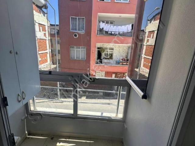 Sefaköy İnönü'de 2+1 Balkonlu Krediye Uygun