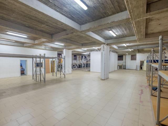 Sefaköyde Depolama, İmalathane Ve E ticarete Uygun 700m2 İş Yeri