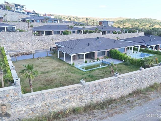 Seferihisar Ulamışta Sakin Yaşam İçin Tek Katlı 3+1 Villa