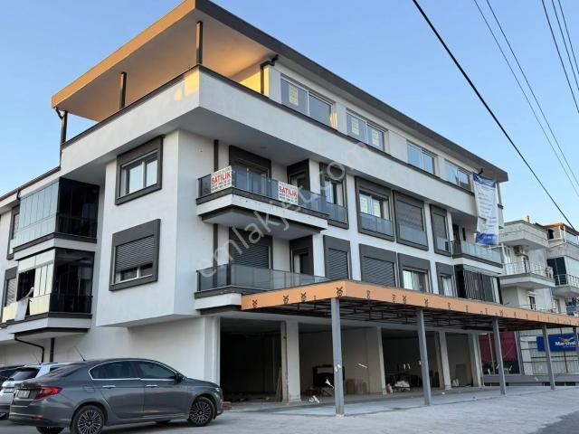 Seferihisar Ürkmez'de Sıfır 4+1 Dubleks Asansörlü Otoparklı Denize 400 M
