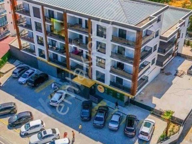 Seferihisar Camikebir Mahallesi'nde Satılık Lüks 1 + 1,5 Daire