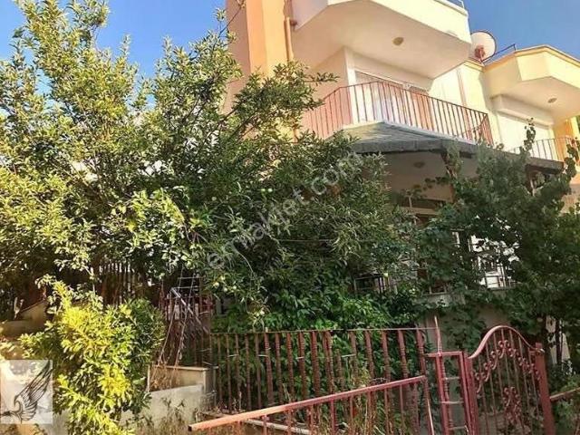 Seferihisar Da 4+1 Özel Plajı Güvenlikli Sitede Satılık Villa