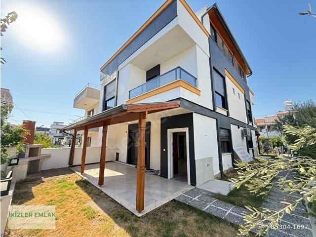 Seferihisar Doğanbey'de Denize Yakın Satılık Sıfır Bahçeli 3+1 Villa
