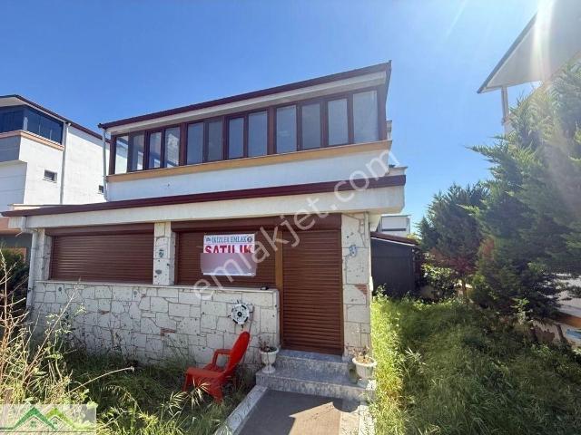 Seferihisar Doğanbey'de Satılık 2+1 Bahçeli Full Eşyalı Villa