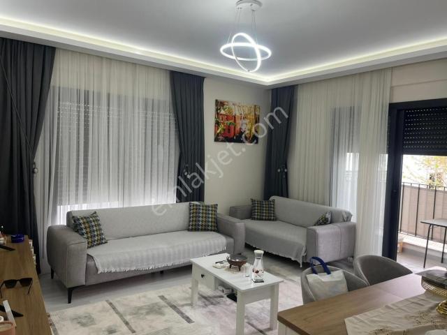 Seferihisar Merkezde Ayrı Mutfaklı 2 Balkonlu Geniş 2+1 Daire