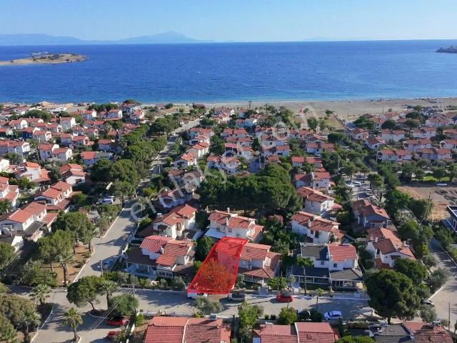 Seferihisarın En Gözde Sitesinde Denize Yürüme Mesafesinde