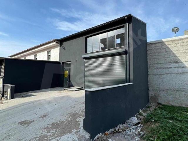 Seferihisarın tek sanayi sitesinde kiralık dükkan