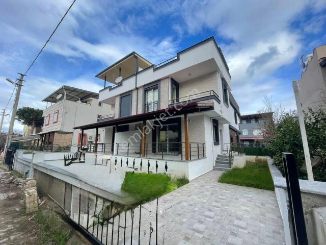 Seferihisar Payamlı'da Denize 350m Mesafede Sıfır Köşesatılık 3+1 Villa