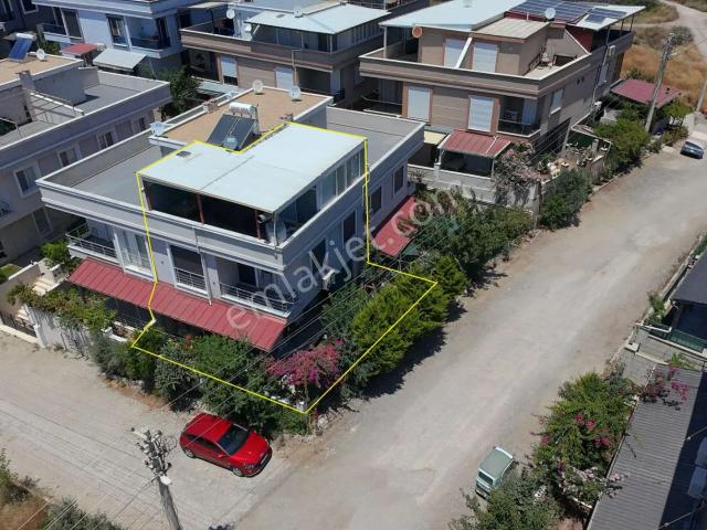 Seferihisar Payamlı'da Müstakil Bahçeli, Teraslı 4+1 Satılık Köy Evi