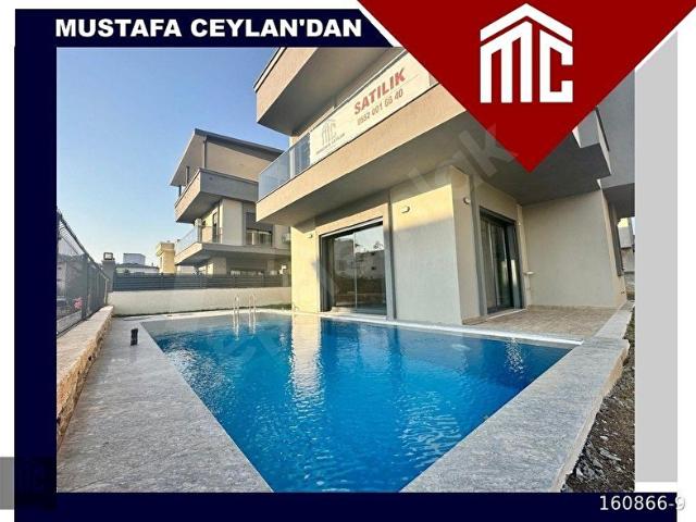 Seferihisarda Müstakil Bir Yaşam Başladı Havuzlu Müstakil 3+1 Villa 300m2 arsa içinde