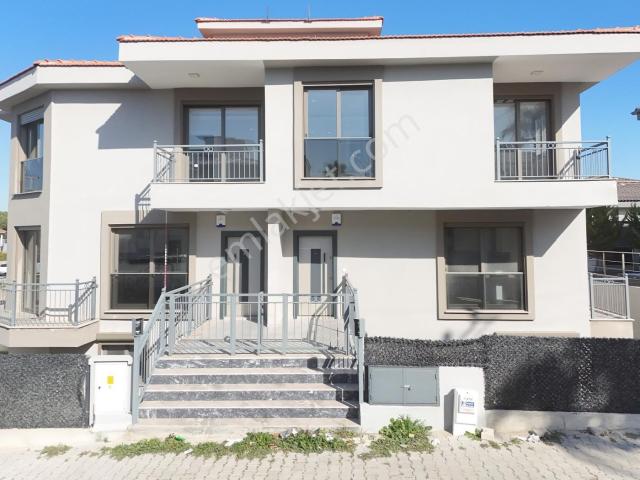 Seferihisar'da Kullanışlı Ve Sıfır, Denize Yakın 3+1 Villa