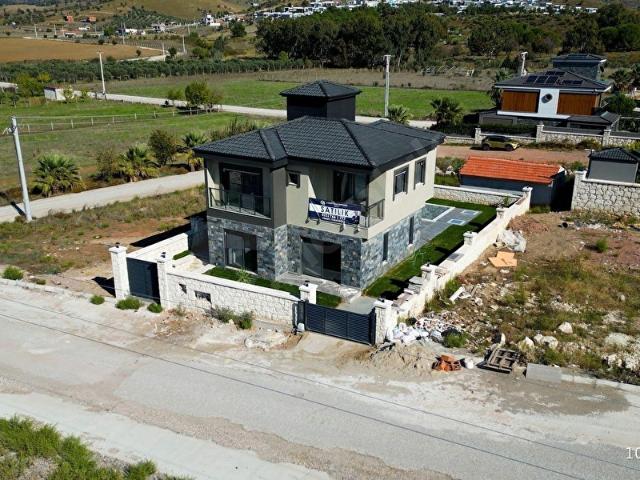 Seferihisar'da Satılık 3+1 Havuzlu Müstakil Villa
