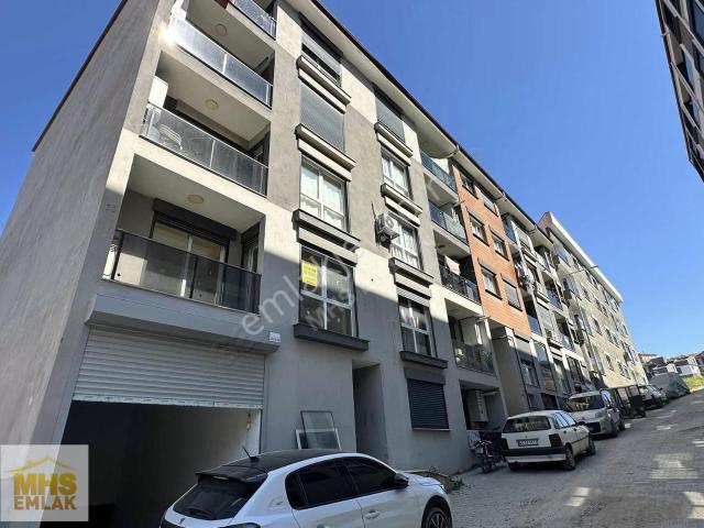 Seferihisar'da Satılık Kapalı Otoparklı Balkonlu 1+1 Daire
