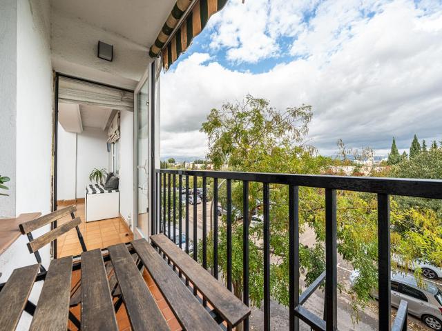 Segundo piso con ascensor de tres habitaciones en Son Oliva