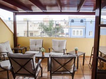 Seguridad y Amplitud! más de 330 m2 de Área en La Punta a precio de Oportunidad!