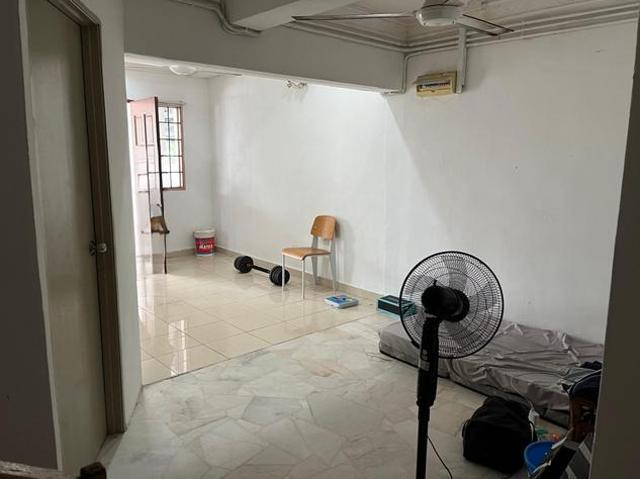 Segambut 2 Storey House 5 Rooms 3 Bathroom Well Maintained House