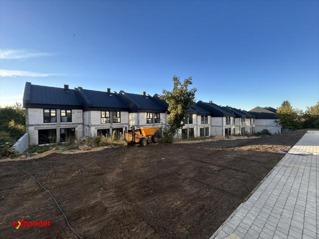 Segment z ogródkiem, 129 m², garaż, nowoczesne rozwiązania