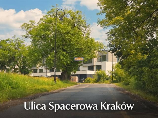 Segment z tarasem i prywatnością – idealny dom lub inwestycja