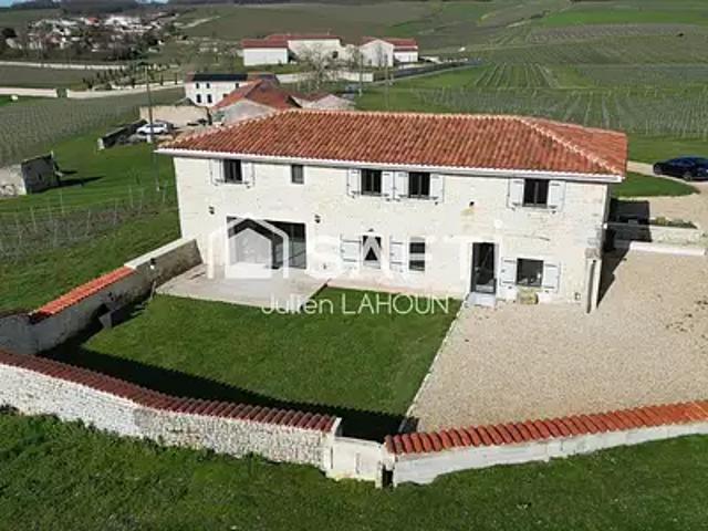 Segonzac 16130 Achat / Vente maison 8 pièces t8