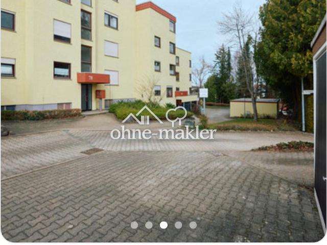 Sehr gepflegte 2,5 Zimmer Wohnung in Top Lage mit Terrasse, Garten,Garage in Ro.