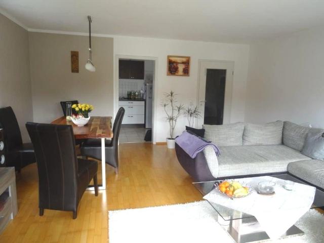 Sehr gepflegte 3 Zimmer Wohnung mit Balkon