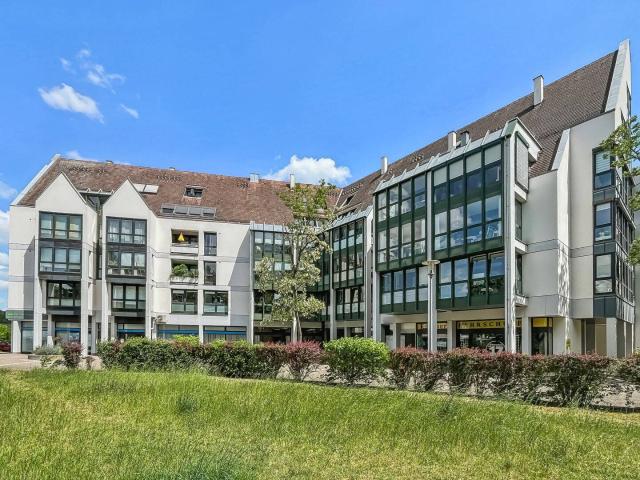 Sehr gepflegte, vermietete 2 Zimmer Wohnung mit Balkon Nähe Steiner Schloss bei Nürnberg