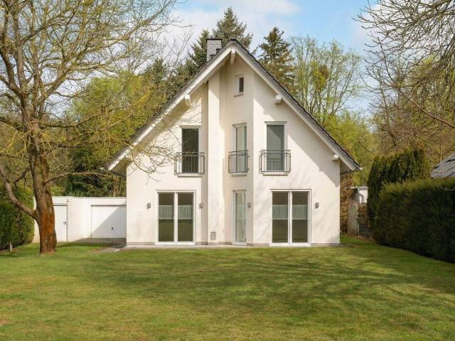 Sehr gepflegtes Einfamilienhaus auf Traumgrundstück, bereit zum Einzug