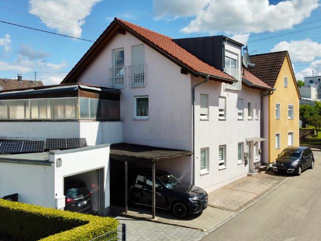 Sehr gepflegtes und wohnliches Zweifamilienhaus aus dem Jahre 2005