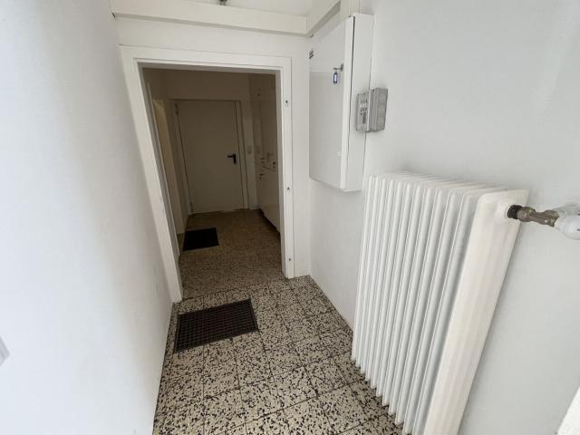 Sehr Geräumiges Wohn /Geschäftshaus mit Garage