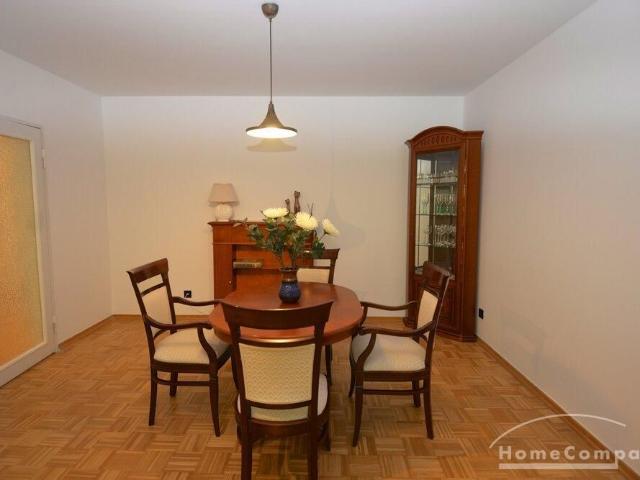 Sehr große 2 Zimmer Wohnung in Westend mit Balkon