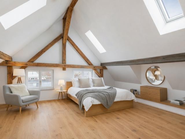 Sehr grosszügige Maisonette Wohnung