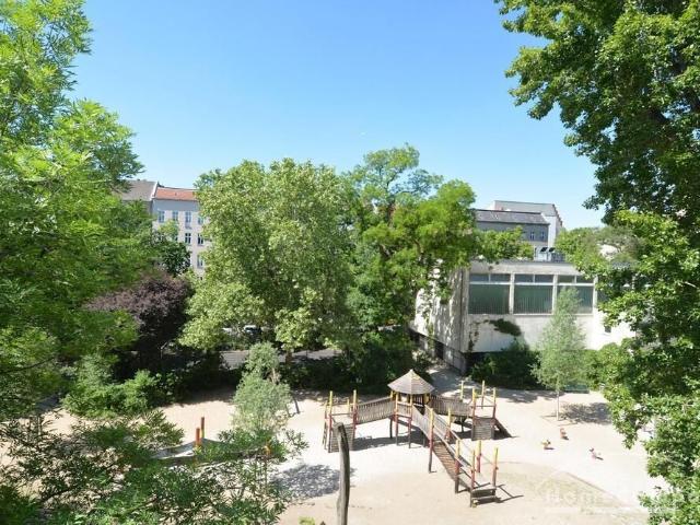 Sehr großzügige 2 Zimmerwohnung in Wilmersdorf