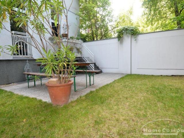 Sehr hochwertige 4 Zimmer Wohnung mit Garten