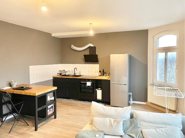 SEHR SCHÖN! Attraktive 2 Zi. Wohnung, Übernahme Einbauküche möglich