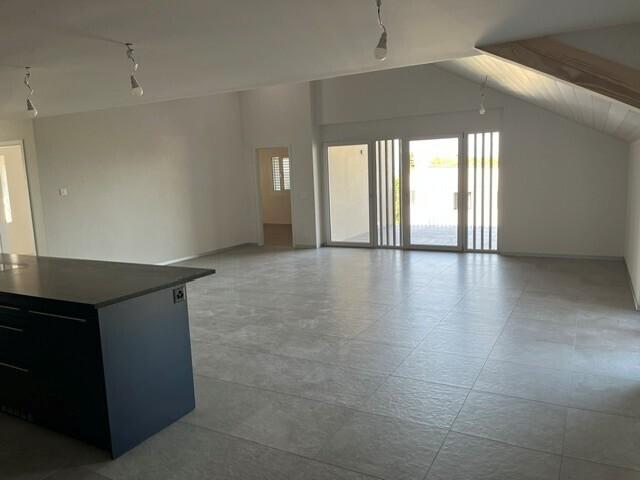 Sehr schöne 4.5 Zimmer Wohnung in der Nähe des Golfplatzes von Lausanne
