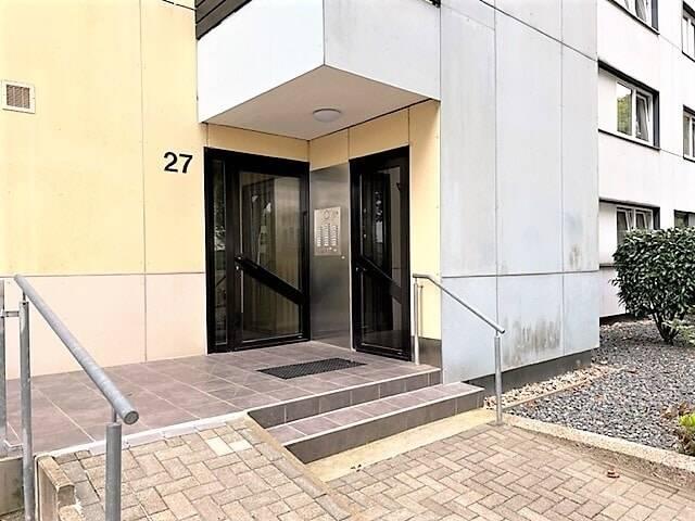 Sehr schöne 2 ZKB m. großer Terrasse und Fahrstuhl !