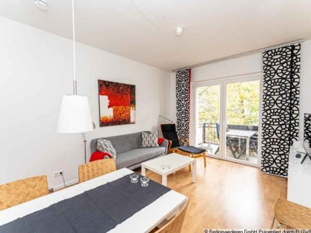 Sehr schöne 30er Jahre Altbauwohnung mit Balkon und großem grünen Innenhof im Bötzowkiez