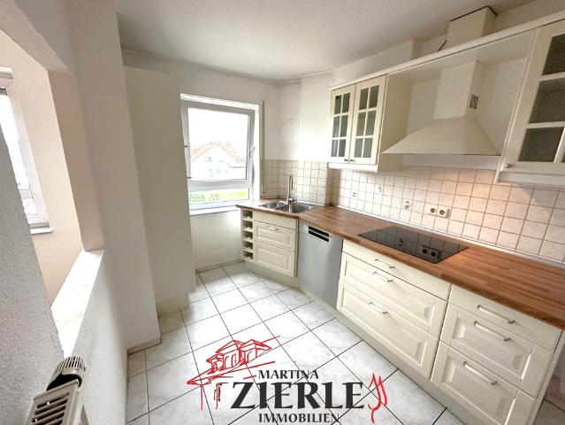 Sehr schöne 3,5 Zi. Wohnung in einer gefragten Randlage von Eislingen mit Balkon, EBK und TG Platz!
