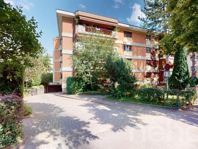 Sehr schöne Wohnung, die 2020 renoviert wurde, ideale Lage