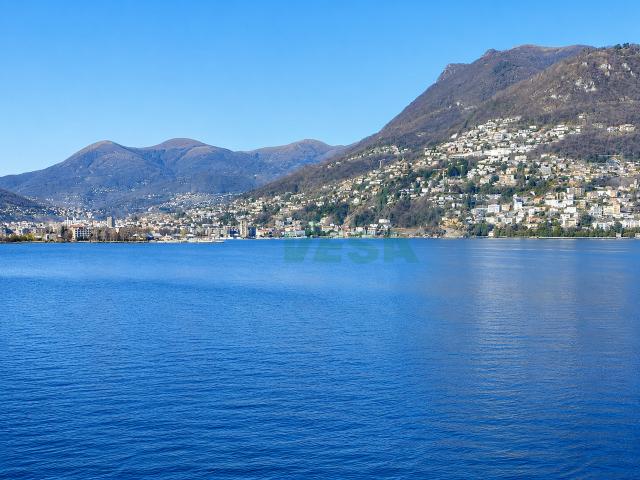 Sehr schönes Grundstück mit wunderbarer Sicht auf die Bucht von Lugano