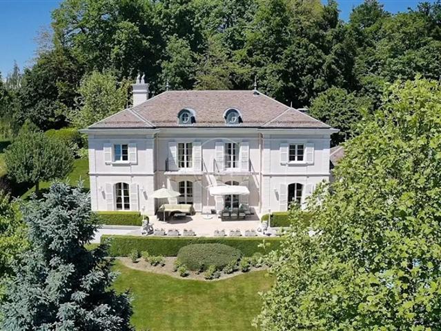 Sehr schönes Herrenhaus in einem begehrten Viertel von Lausanne