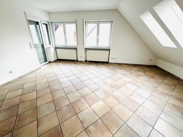 SEIT 1992 IMMO ZAHN * TOP Maisonette Dachstudio mit Balkon, EBK & KfZ STP