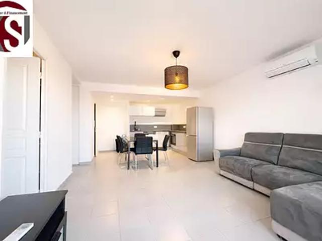 Seillons Source d'Argens 83470 Achat / Vente appartement 2 pièces t2 au dernier étage piscine