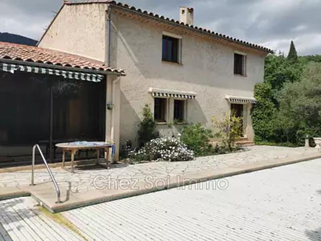 Seillans 83440 Achat / Vente maison 5 pièces t5 piscine parking
