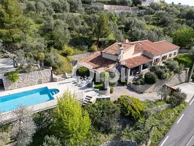 Seillans 83440 Achat / Vente maison 6 pièces t6 piscine jardin