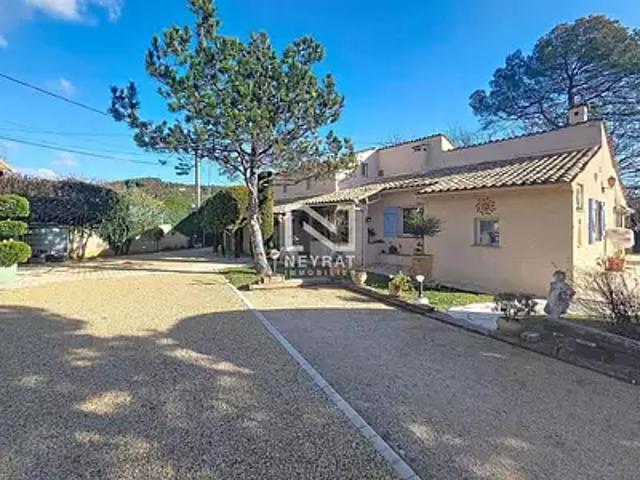 Seillans 83440 Achat / Vente maison 9 pièces t9 terrasse cave